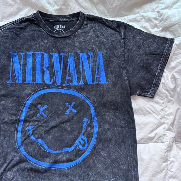 Nirvana smiley graphic band tee m casual cotton alt grunge short sleeve shirt - Picture 3 of 8